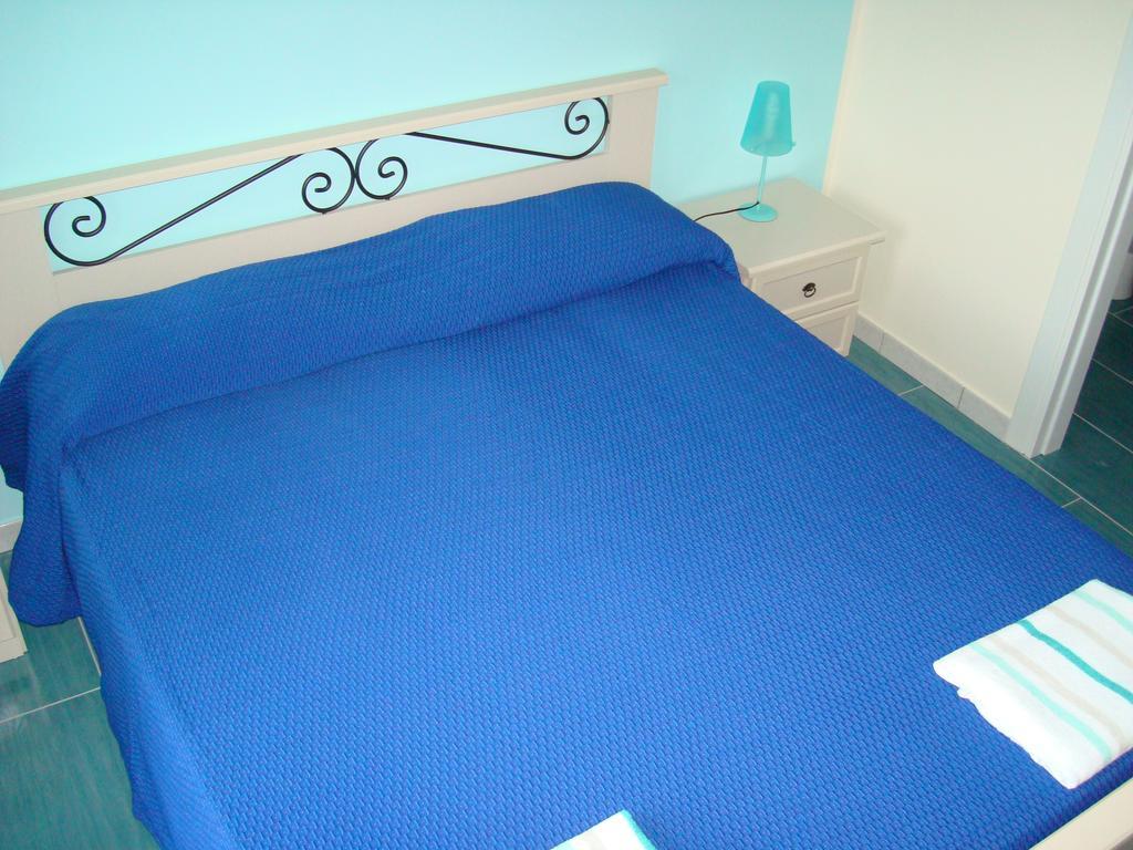 Guest House Mare E Luna Fiumefreddo Bruzio Habitación foto